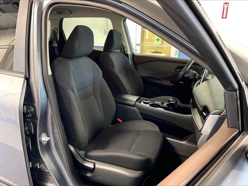 Used 2023 Gray Nissan S image 11