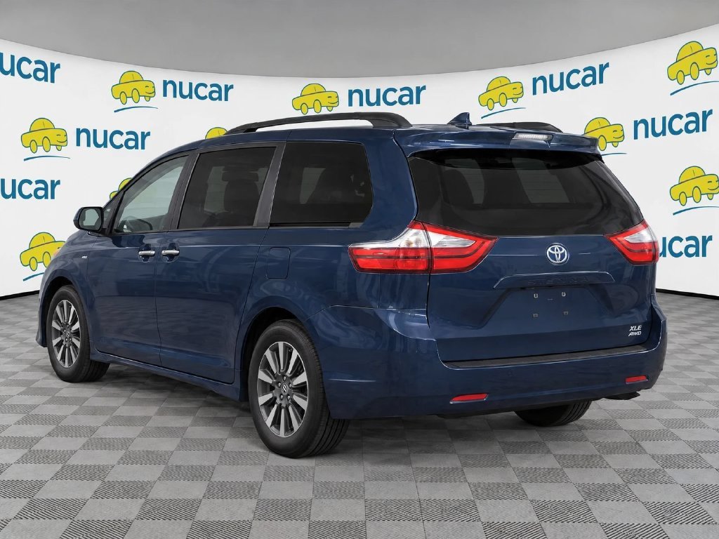 Used 2020 Beige Toyota XLE Premium image 3