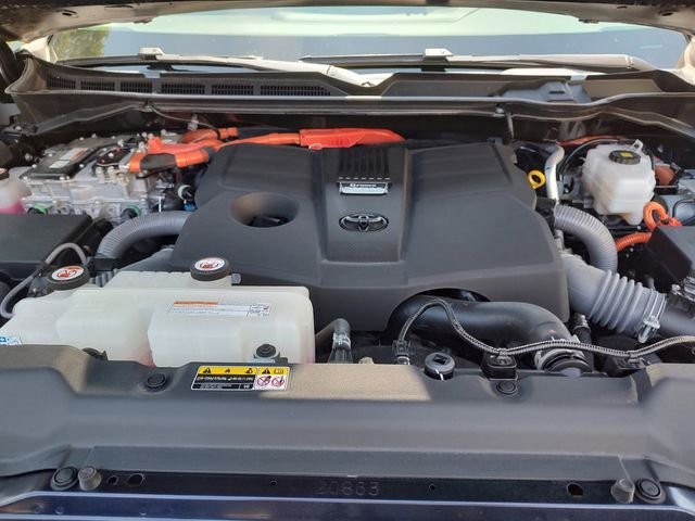 Used 2024  Toyota Limited image 33