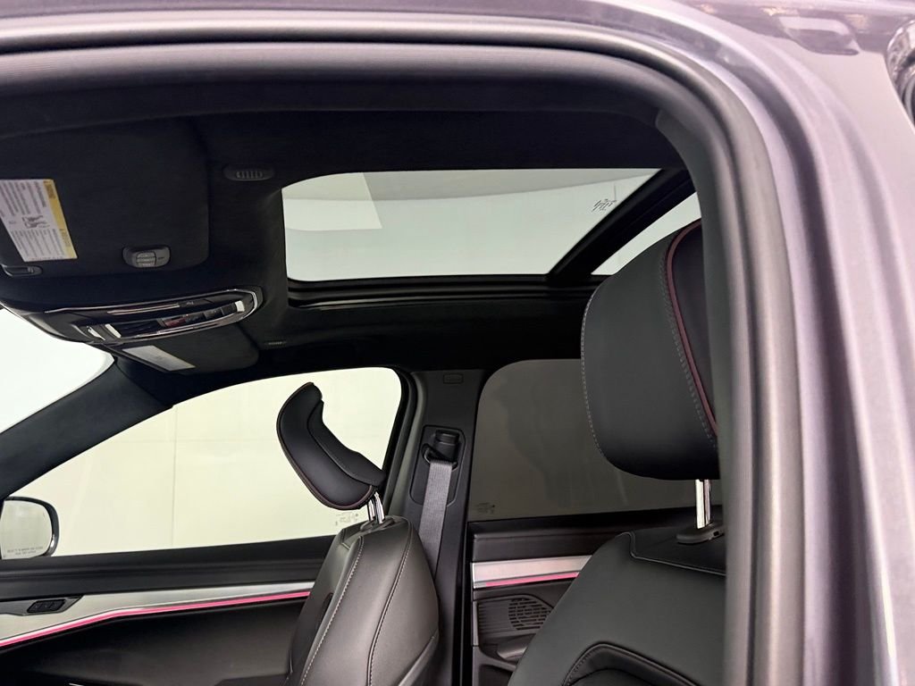 Used 2024 Gray Jeep Launch Edition image 27