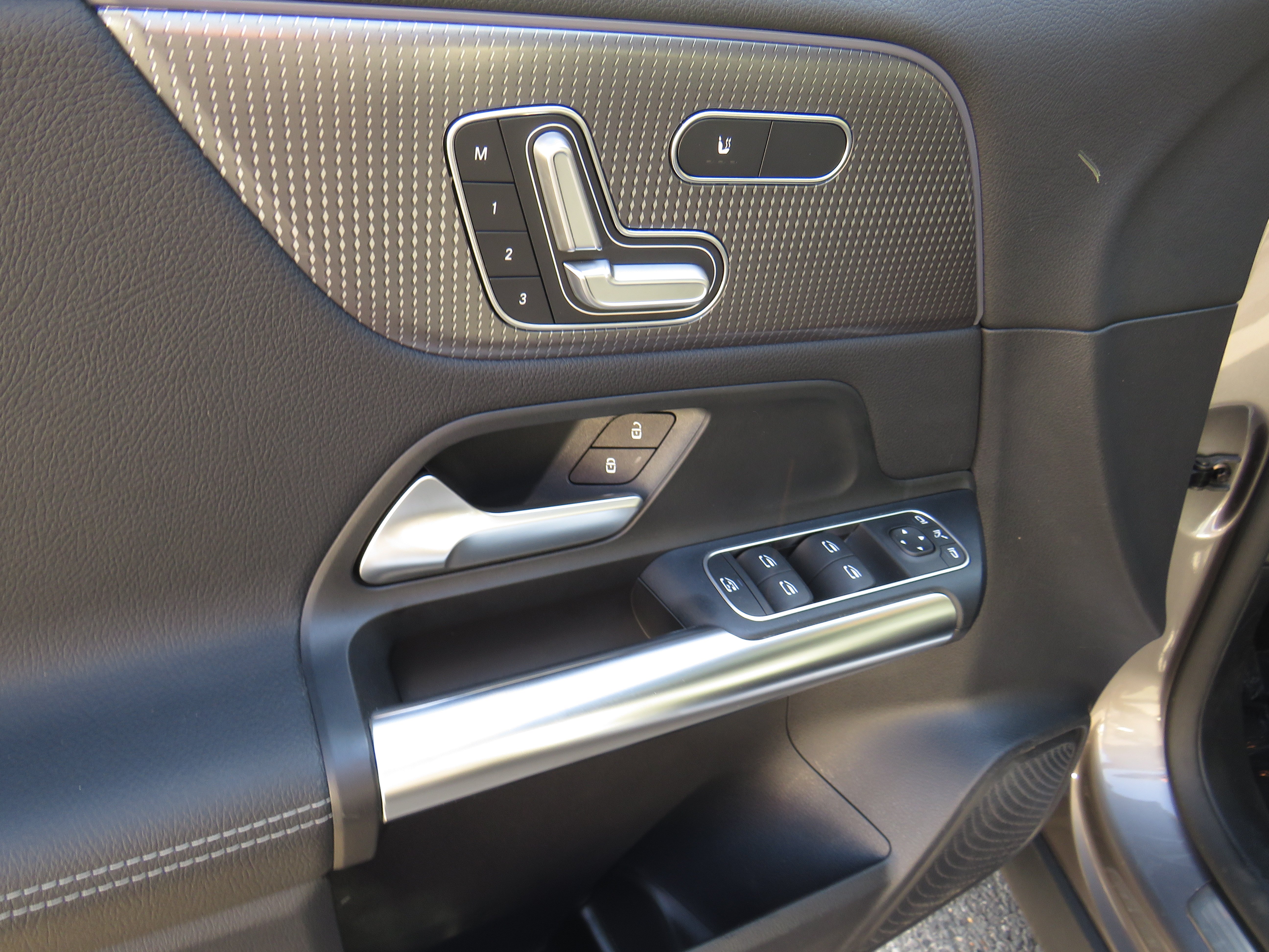 Certified Used 2022 Mountain Grey Metallic Mercedes-Benz GLA 250 4MATIC® image 9