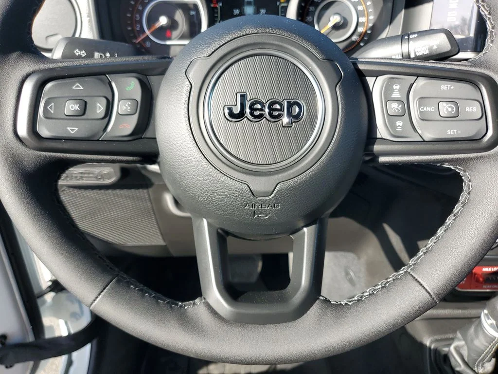 New 2026 Bright White Clear-Coat Exterior Paint Jeep Willys image 23