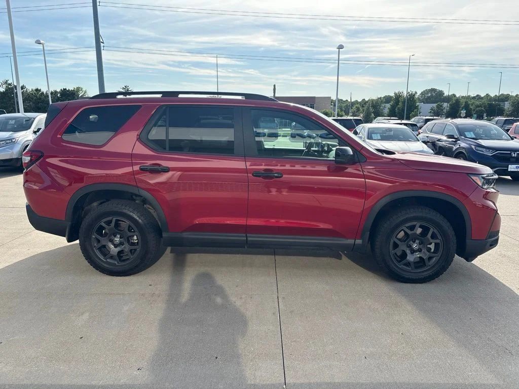Used 2025 Red Honda TrailSport image 4