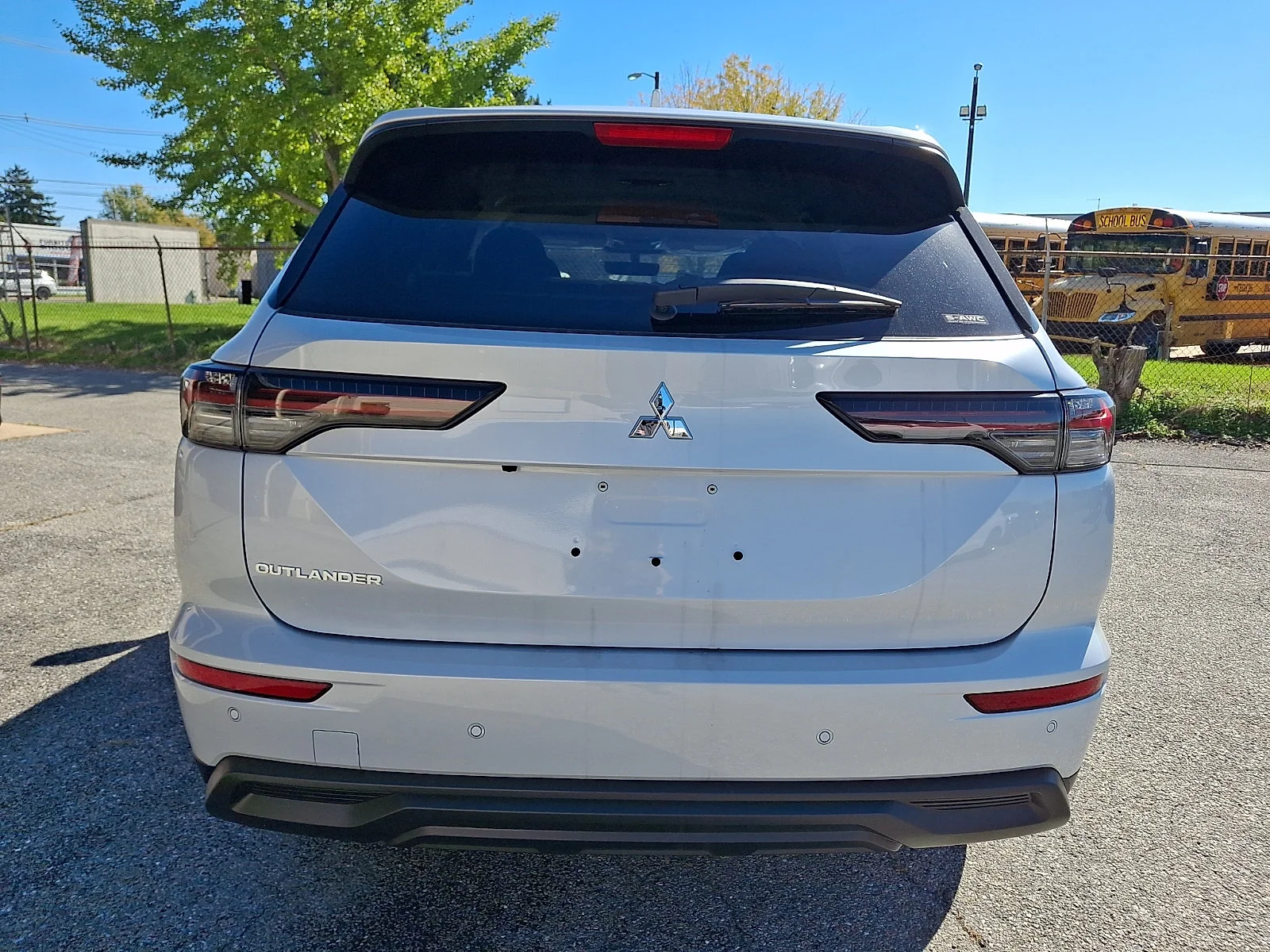 New 2026 White Mitsubishi ES image 6