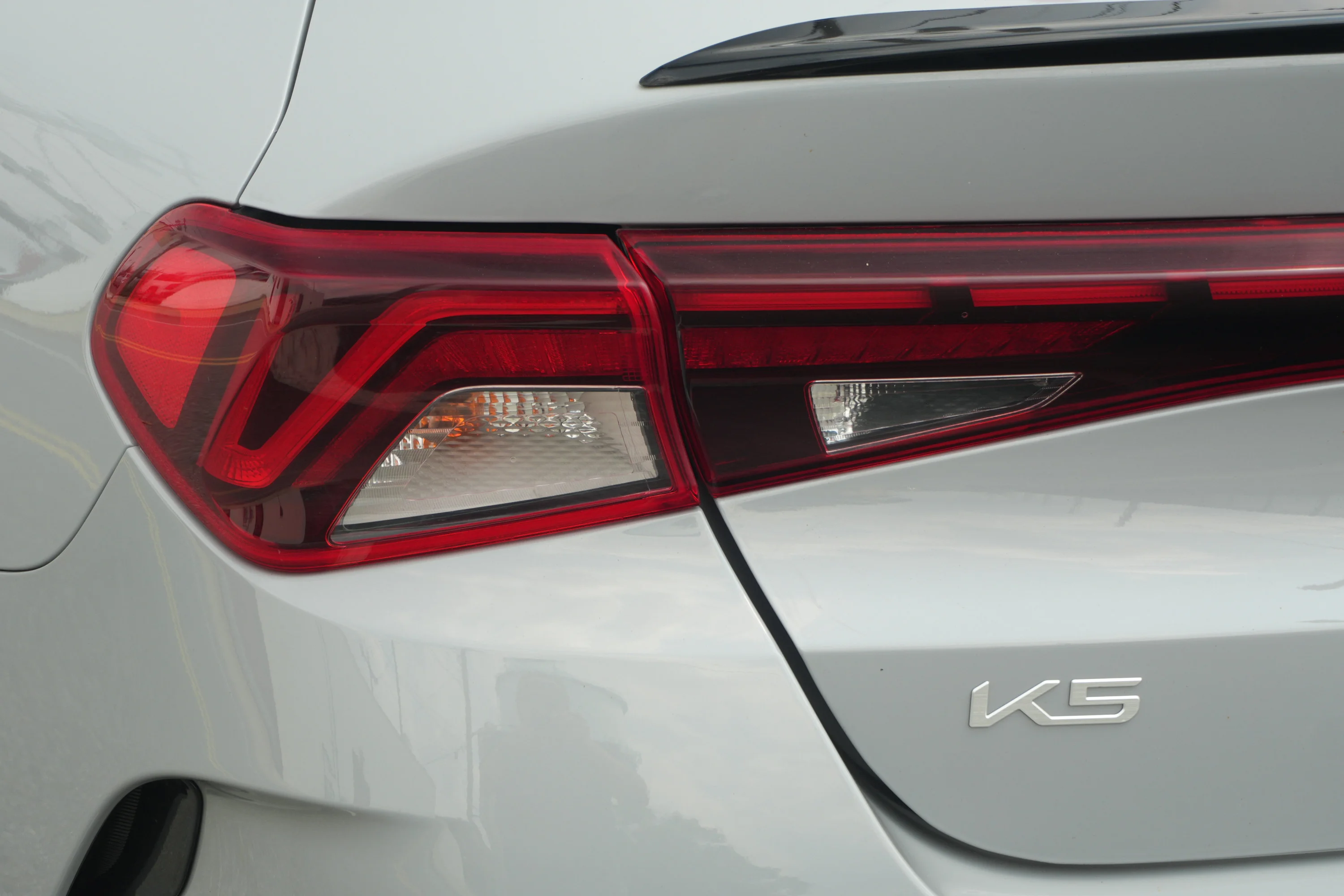 Used 2023 Wolf Gray Kia GT-Line image 39