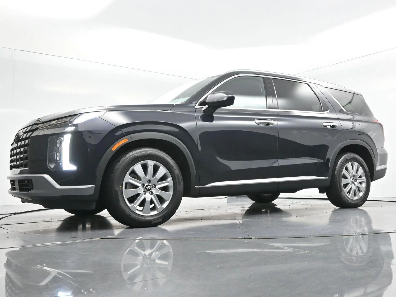 Used 2023 Moonlight Cloud Hyundai SEL image 45