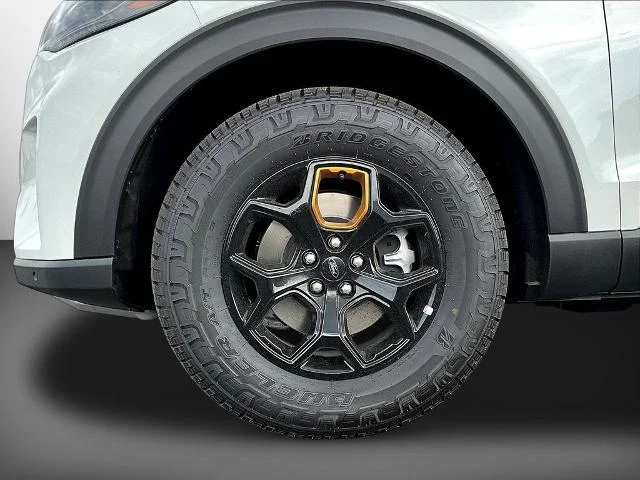 New 2026 Star White Metallic Tri-Coat Ford Tremor® image 47