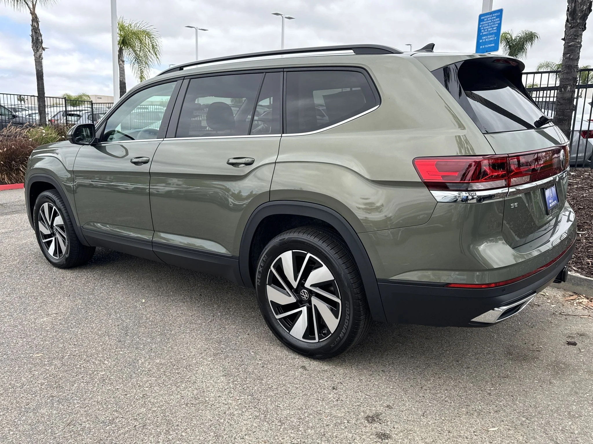 New 2026 Avocado Green Pearl Volkswagen 2.0T SE w/Technology image 6