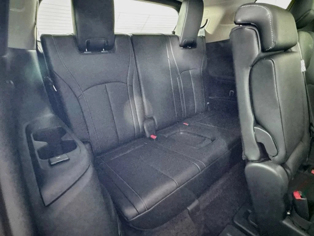 Certified Used 2026 Black INFINITI LUXE image 38