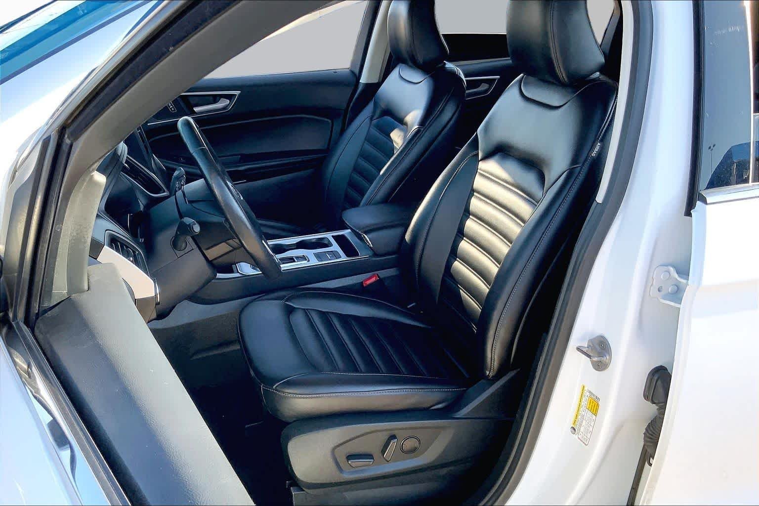 Pre-Owned 2022 Ford Edge SEL