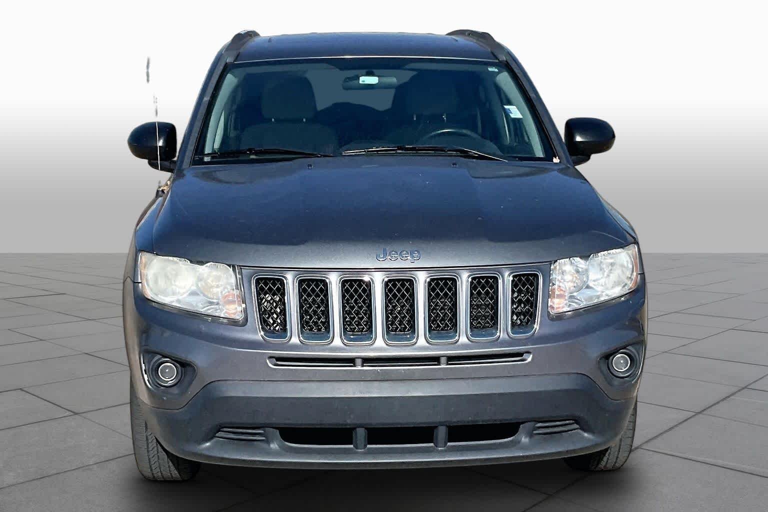 Used 2011 Brilliant Black Crystal Pearl Jeep Latitude image 3