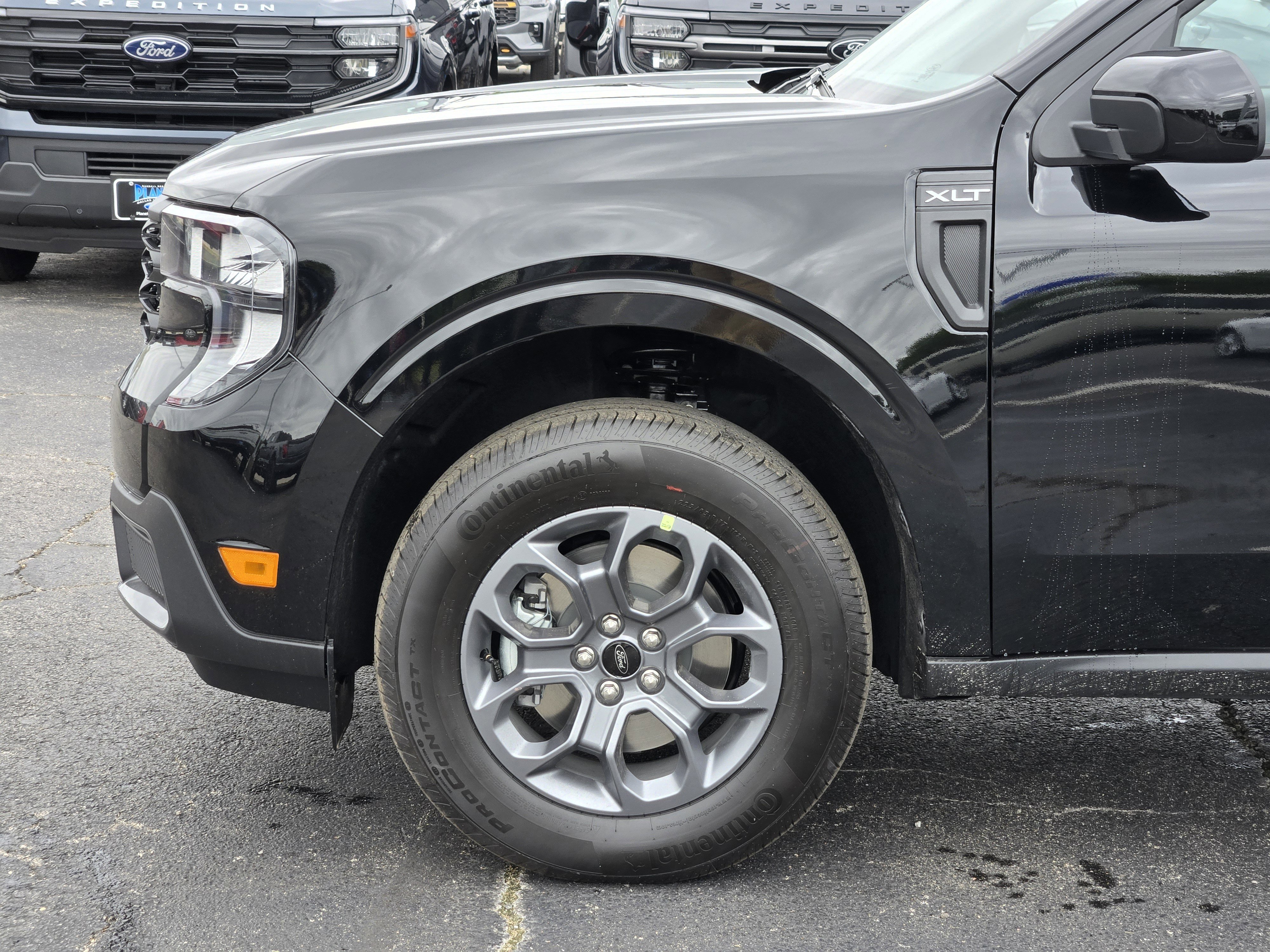 New 2026 Shadow Black Ford XLT image 6