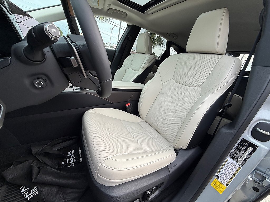 New 2026 Iridium Lexus PREMIUM PLUS image 15