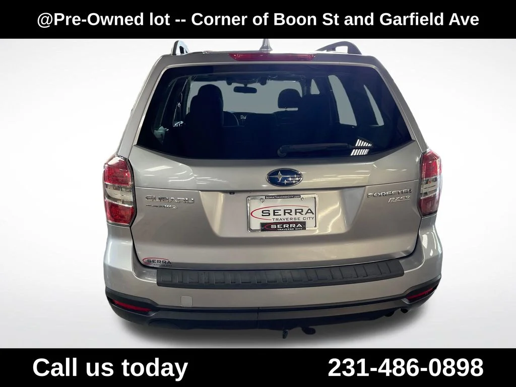 Used 2016 Silver Subaru 2.5i Premium image 4
