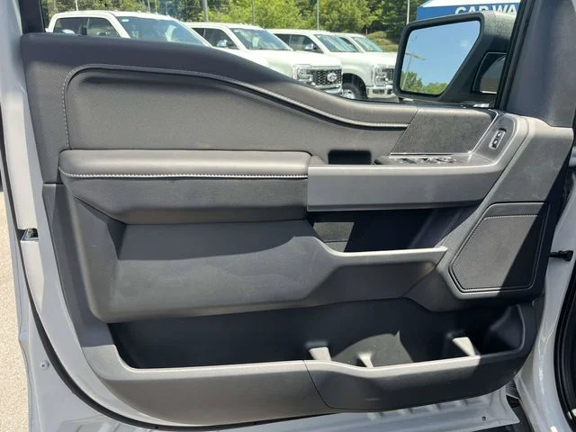 New 2026 Avalanche Ford XLT image 11