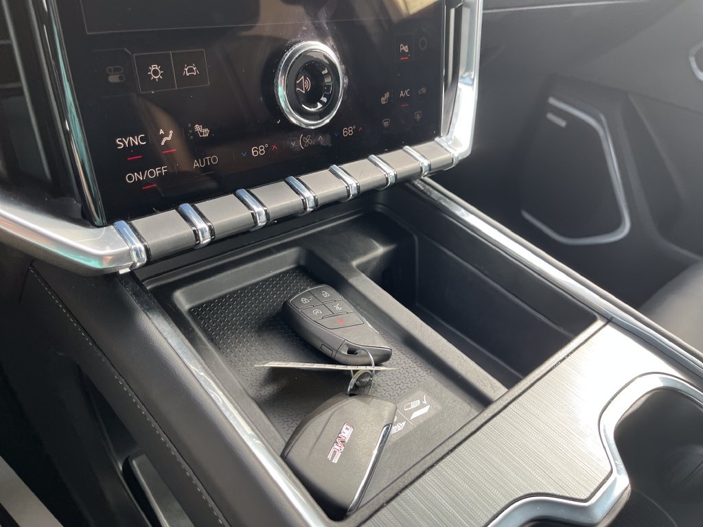 Used 2026 White GMC Elevation image 19