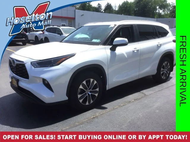Used 2023 Beige Toyota XLE image 1