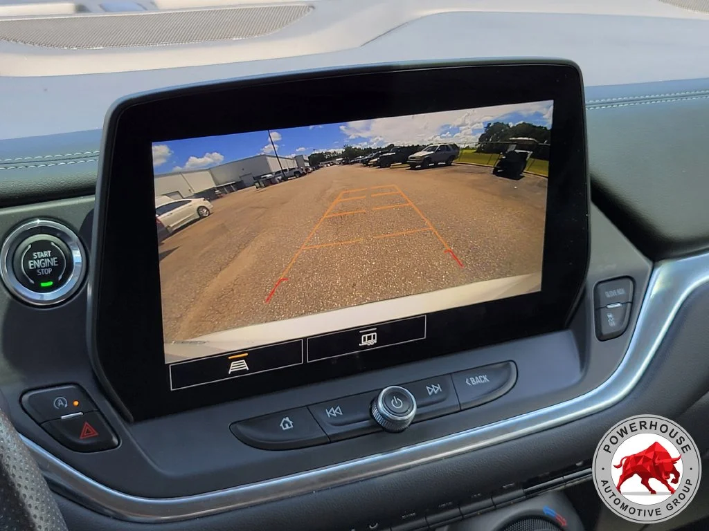 Used 2024 White Chevrolet LT image 26
