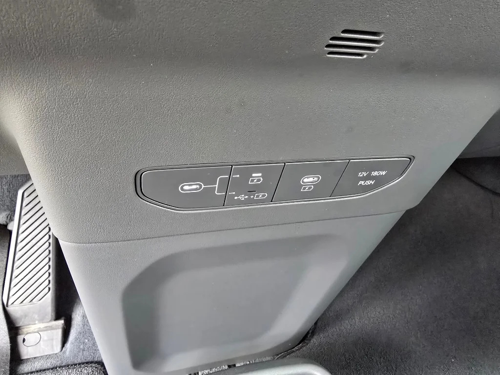 Used 2024 Ivory Silver Matte Kia Land image 20
