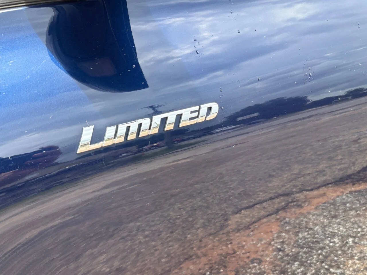 Used 2011 Blue Toyota Limited 4dr SUV image 9
