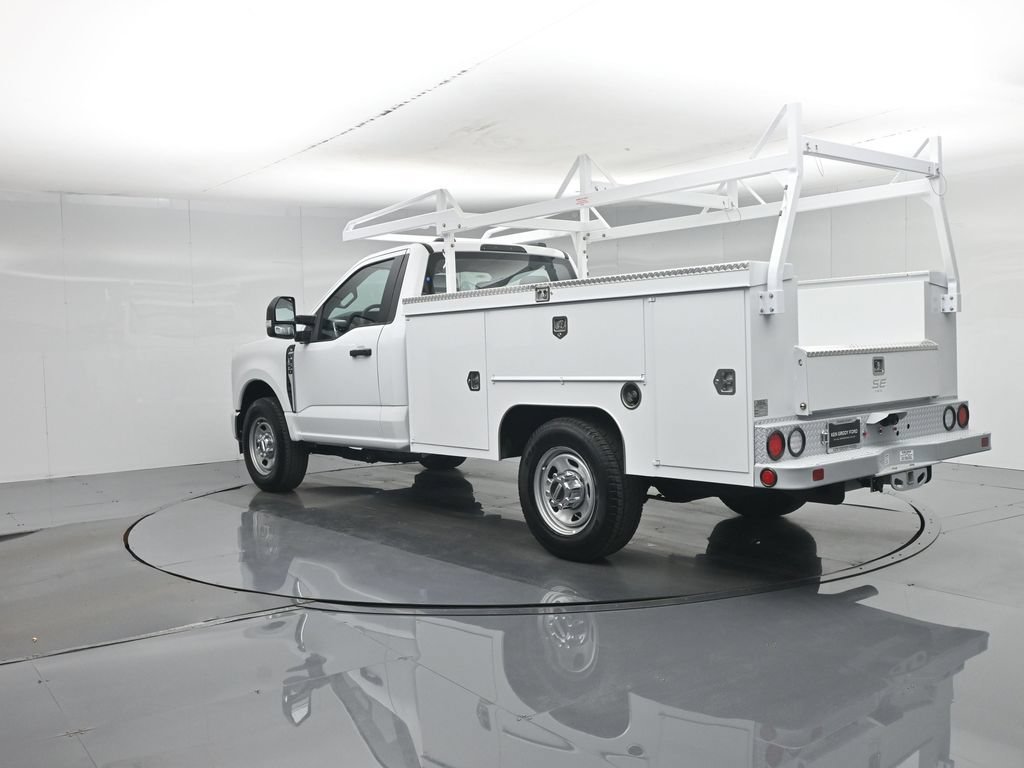 2026 Ford F-350 Super Duty Chassis Cab XL - Photo 6