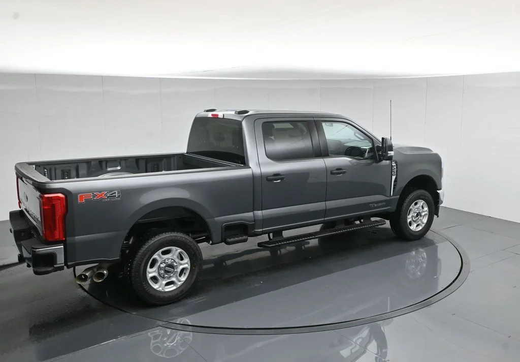 New 2026 Carbonized Gray Metallic Ford XLT image 40