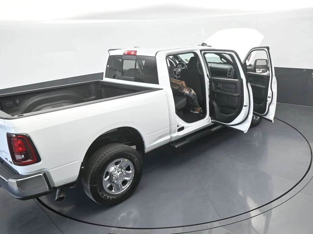 New 2026 Bright White Clear-Coat Exterior Paint RAM Tradesman image 70