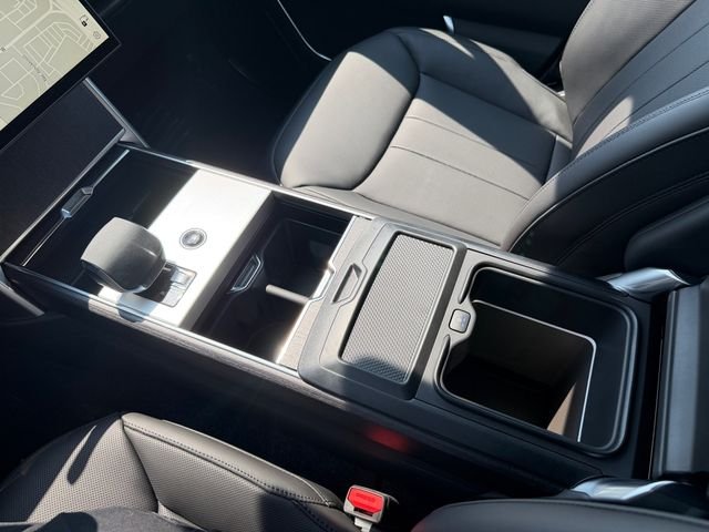 New 2026 Santorini Black Land Rover SE image 24