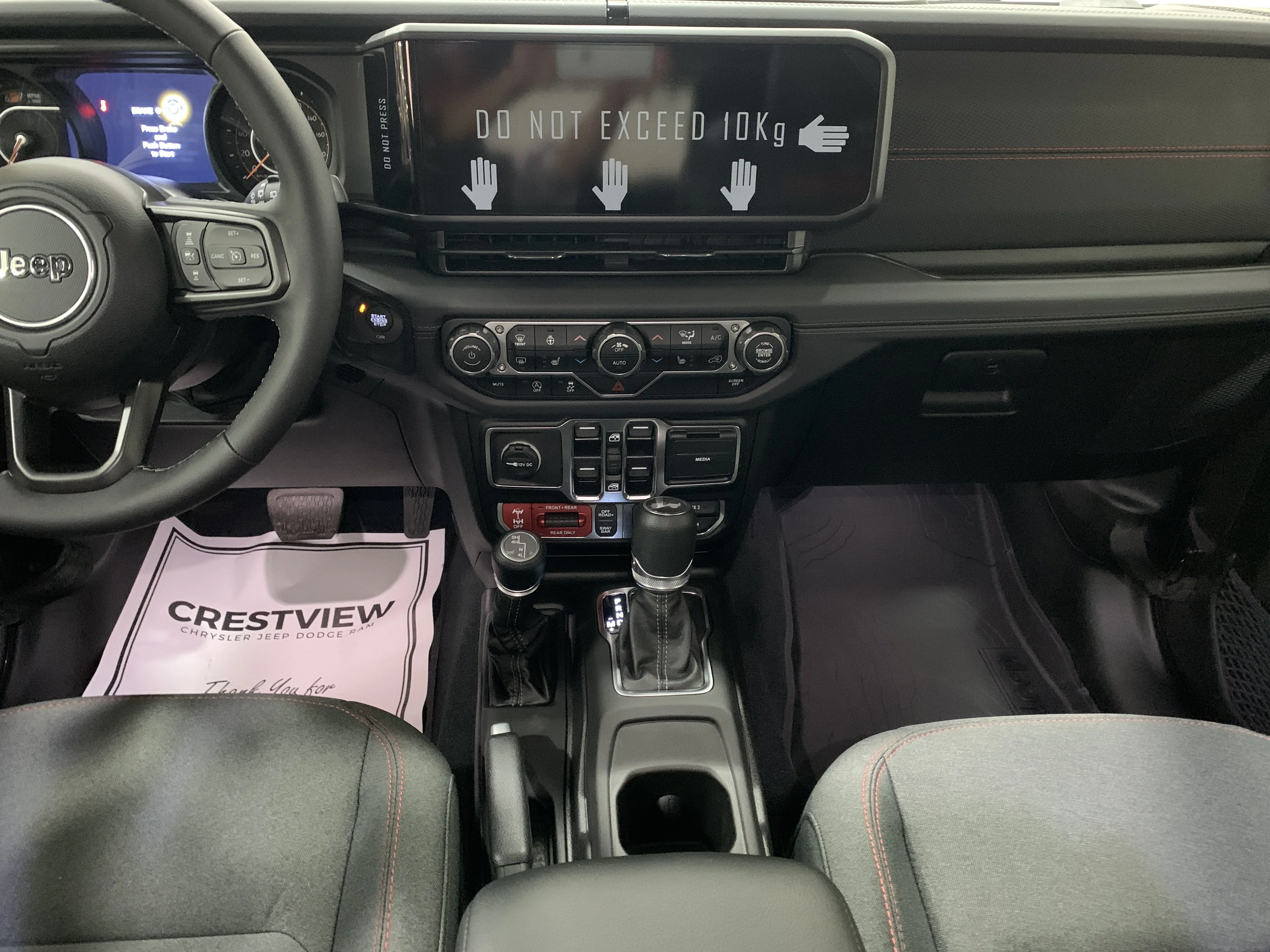 New 2025 Granite Crystal Metallic Jeep Rubicon image 13