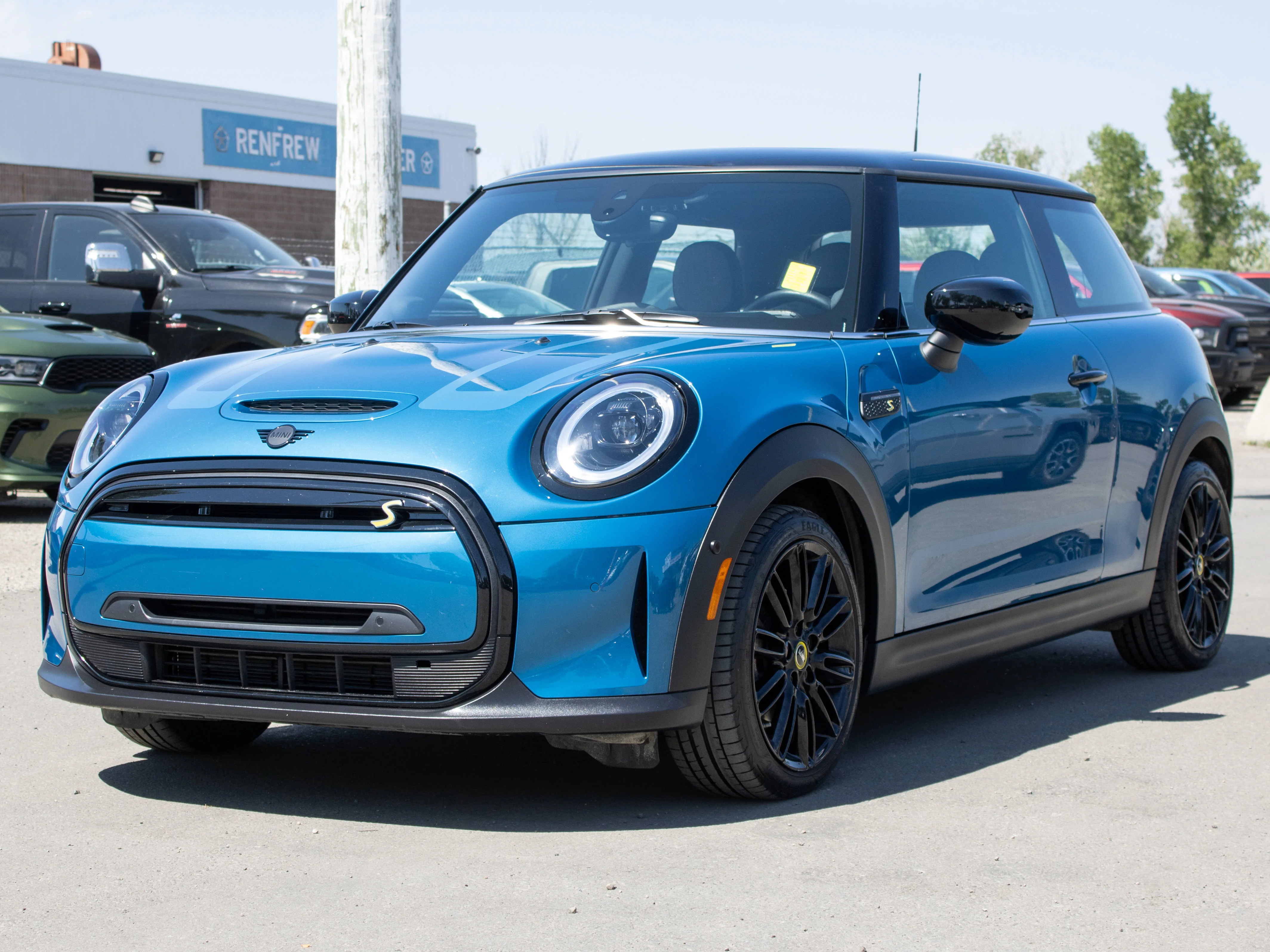 Used 2022 Blue MINI Cooper SE* | All-Electric | Heated Seats | Heated Steering Wheel | Navigation | Back-Up Camera | image 10