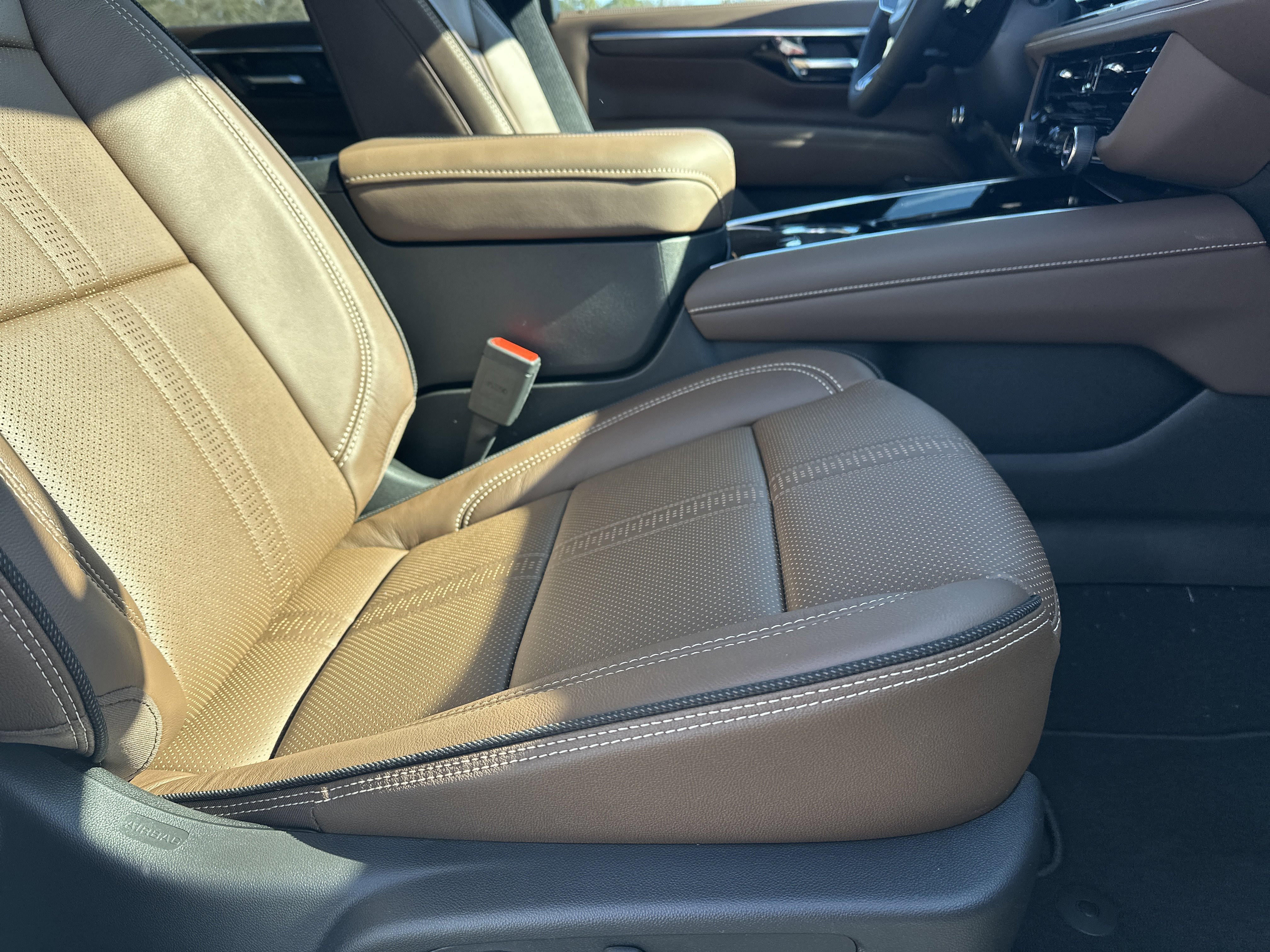 2026 Chevrolet Suburban High Country - Photo 14