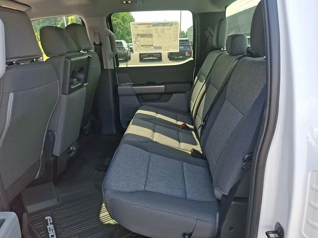 New 2026 Oxford White Ford XLT image 6