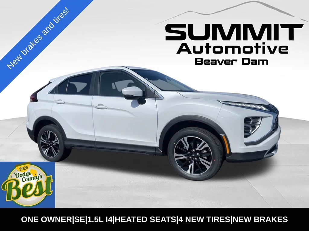 Used 2024 Silver Mitsubishi SE image 1