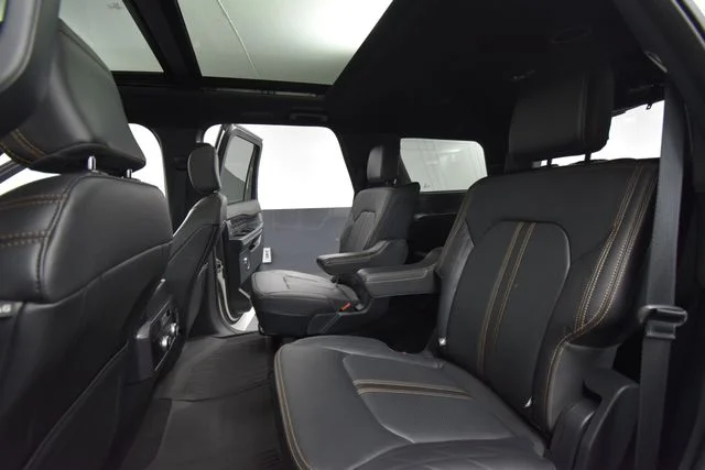 Used 2024 White Ford Platinum image 31