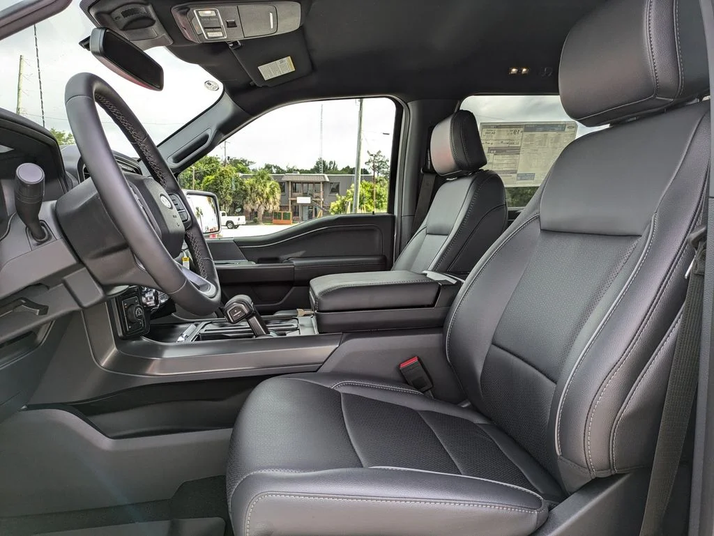 New 2026 Oxford White Ford Lariat image 21