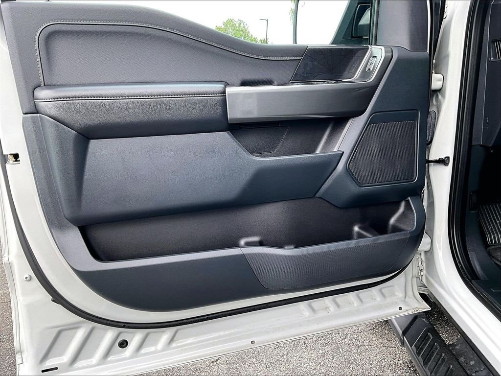 Used 2023 White Ford XLT image 9