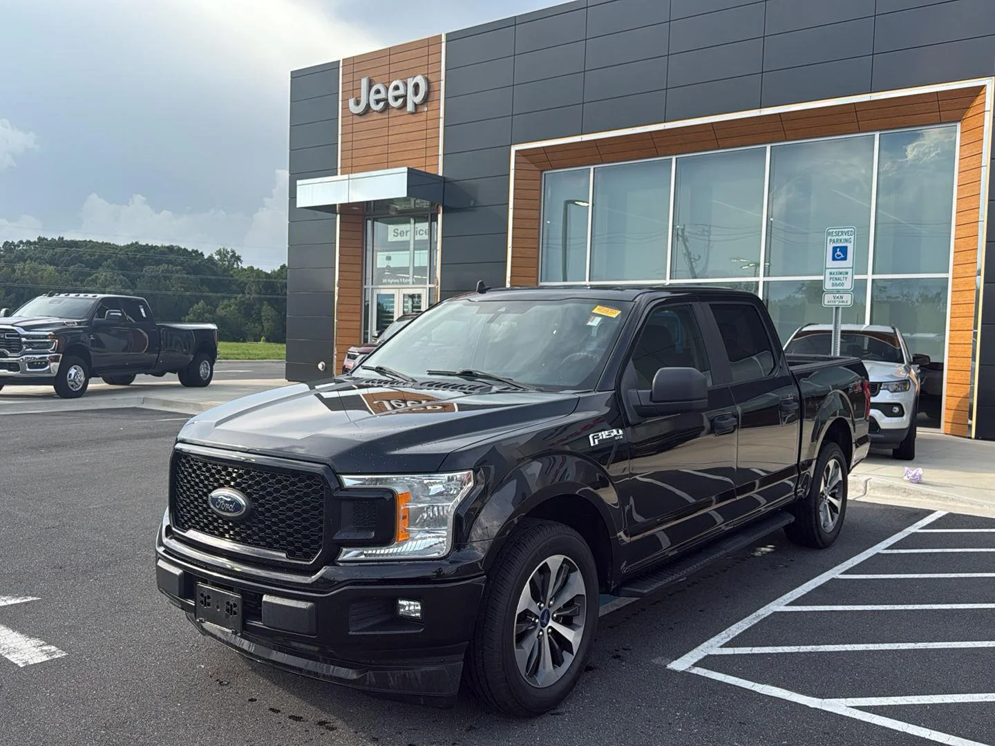 Used 2020 Agate Black Metallic Ford XL image 14
