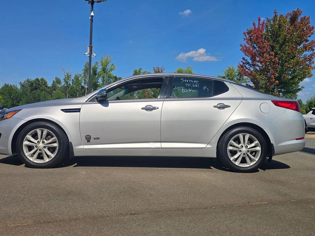 Used 2013 Silver Kia EX image 33
