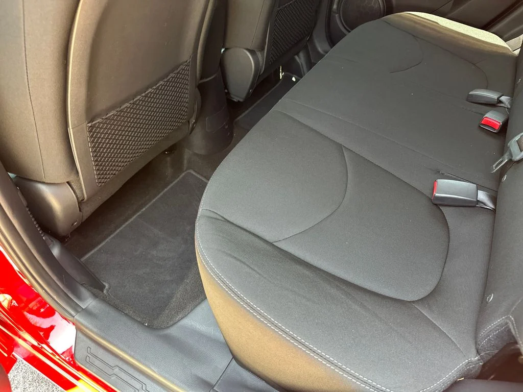 Used 2013 Red Kia Plus image 35