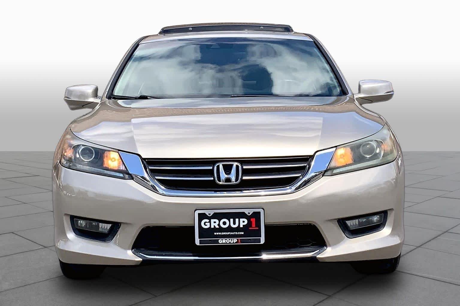 Used 2014 Champagne Frost Pearl Honda EX-L image 4