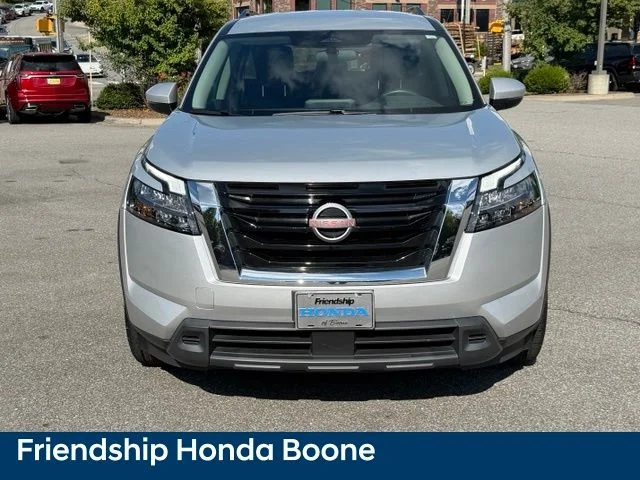 Used 2024 Silver Nissan SV image 2