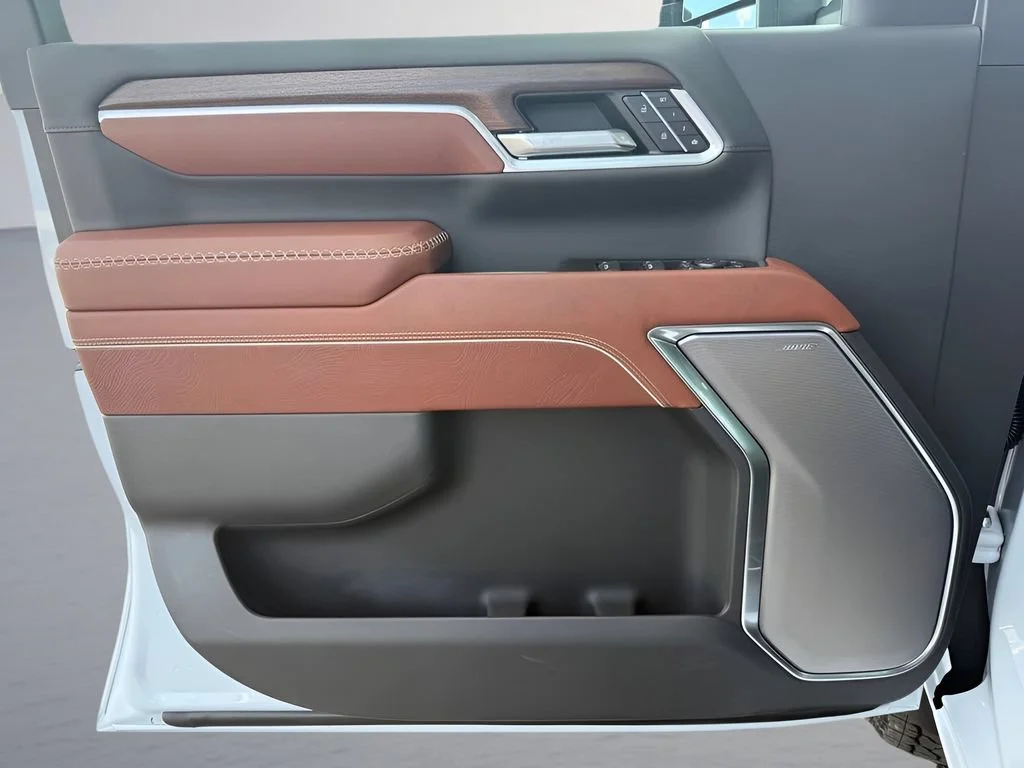 New 2026 Glacier White Tricoat GMC Denali Ultimate image 9