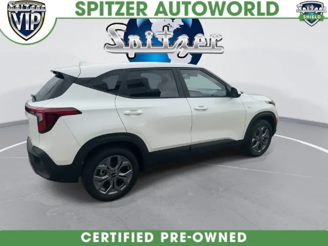 Used 2026 White Kia LX image 10