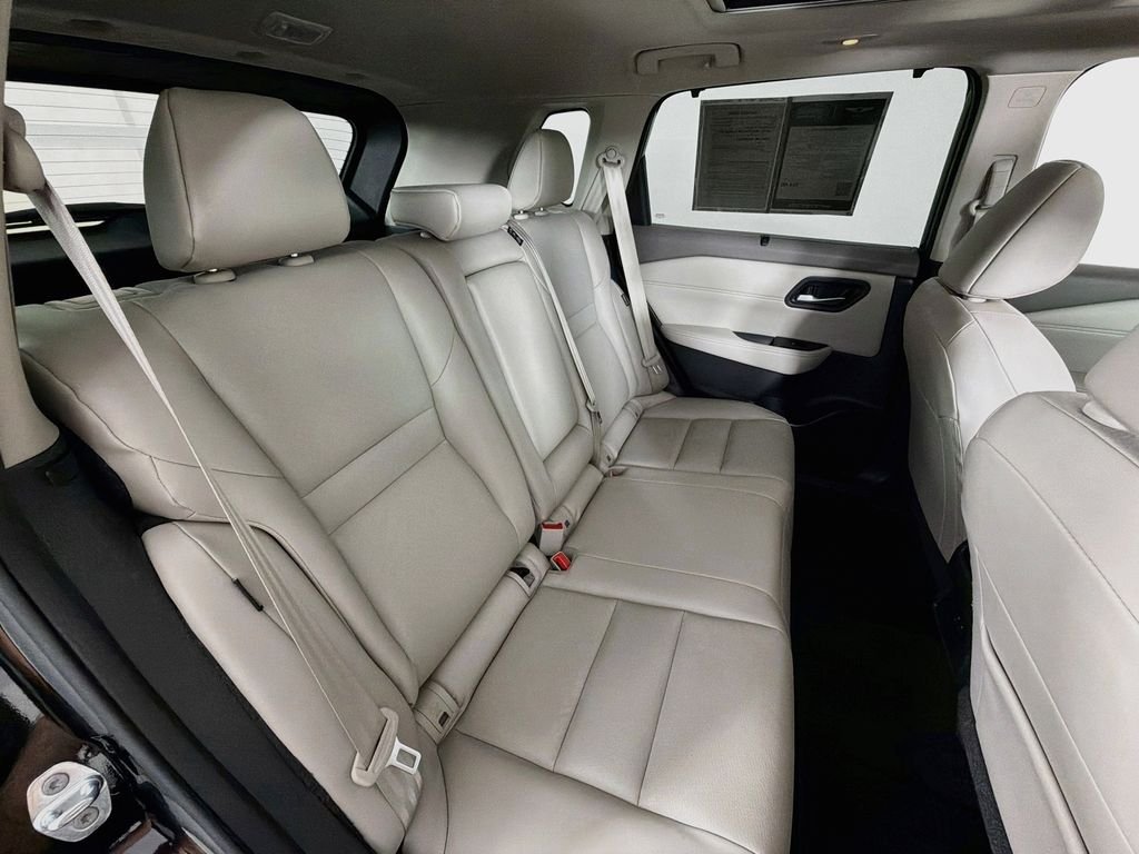 Used 2023 Super Black Nissan SV image 27