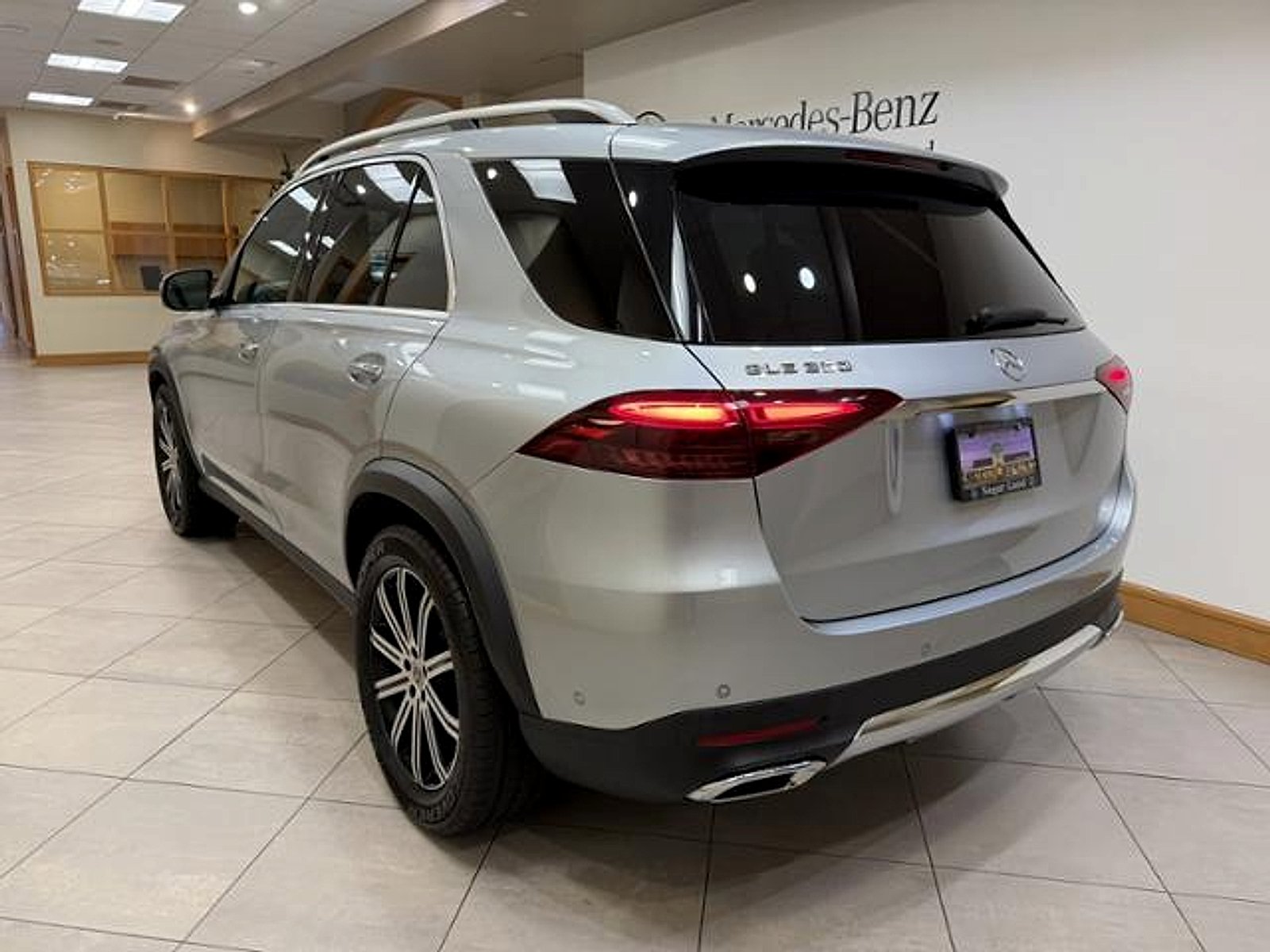 Certified Used 2026 Cirrus Silver Metallic Mercedes-Benz GLE 350 image 3