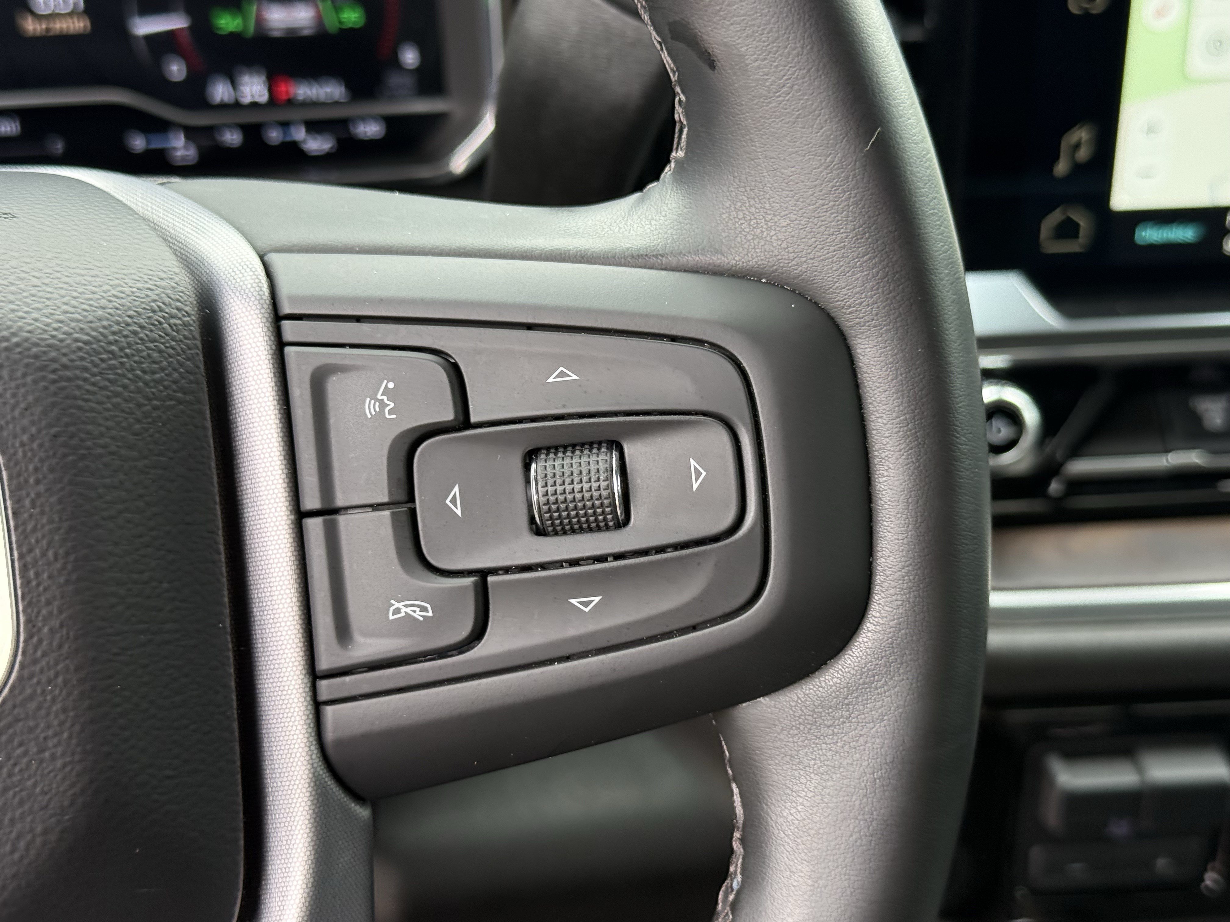 Used 2025 Onyx Black GMC SLT image 16