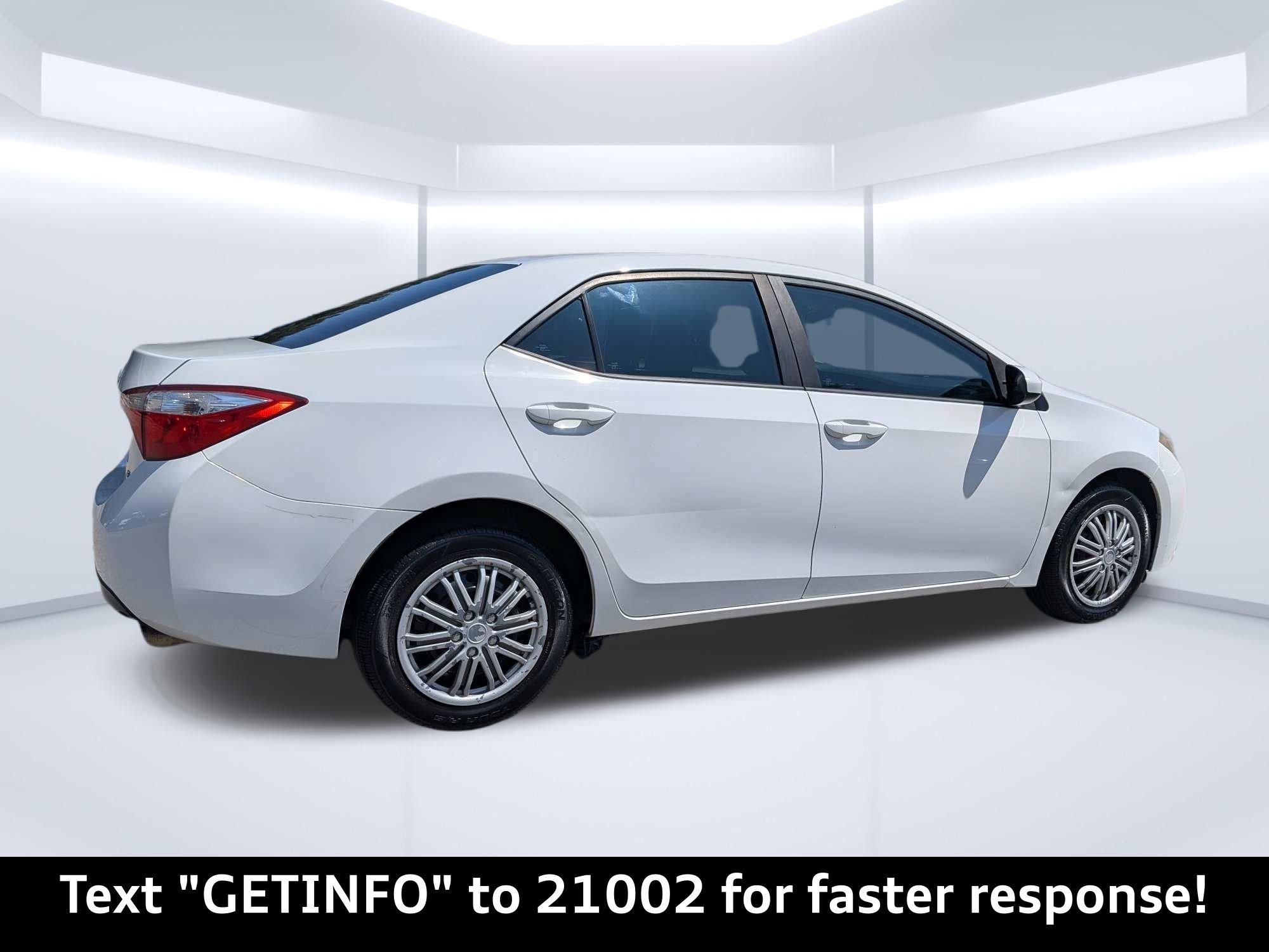 Used 2015 White Toyota LE image 3