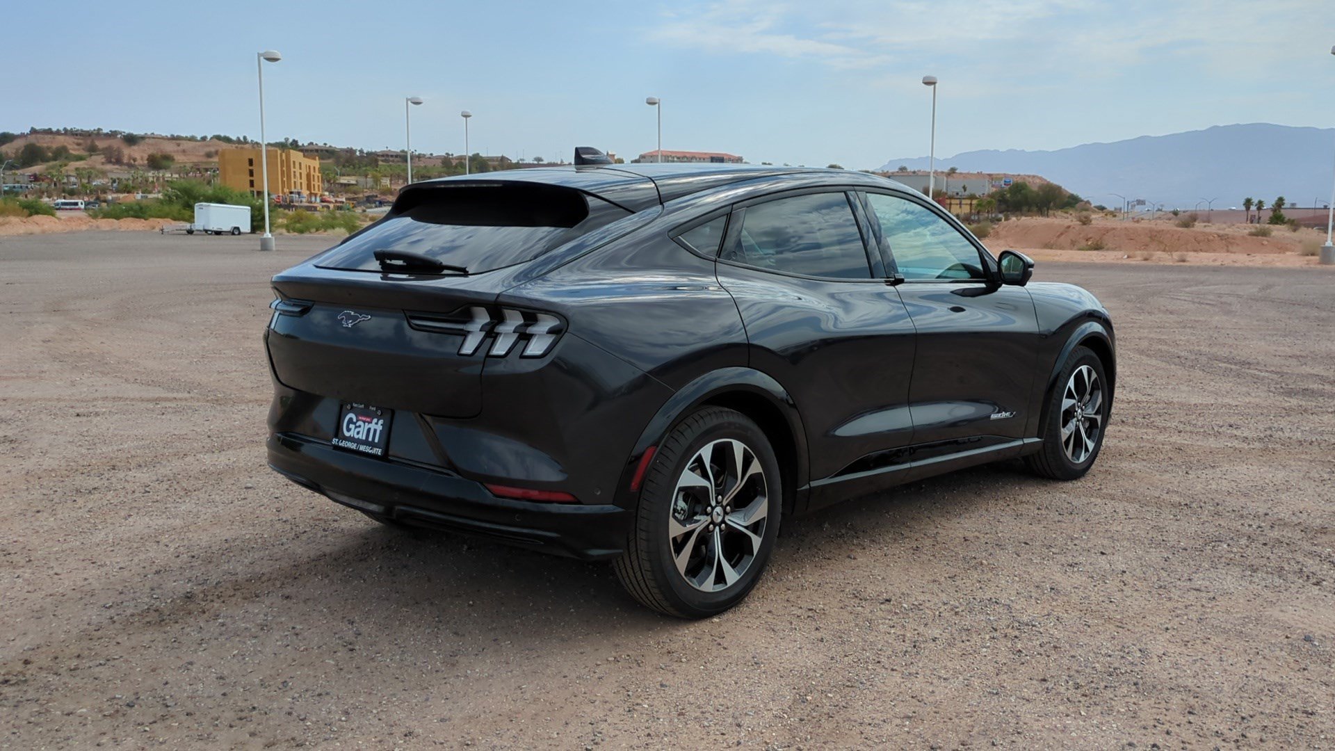 Used 2022 Gray Metallic Ford Premium image 3