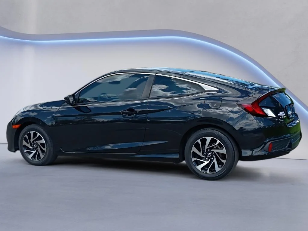 Used 2018 Crystal Black Pearl Honda LX-P image 3