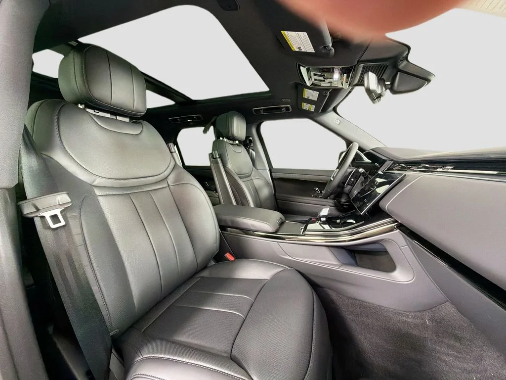 New 2026 Fuji White Land Rover SE image 30